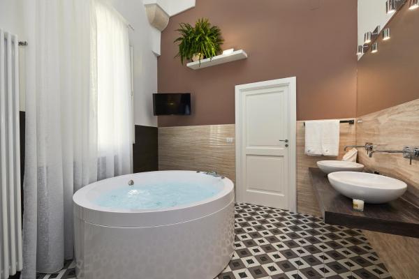 A la foto es mostra l'objecte Donna Teresa Guest House situat a la ciutat de Lecce.