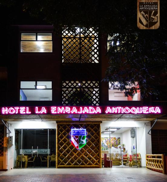 Na fotografii je vidět objekt Hotel la Embajada Antioqueña nacházející se ve městě Cúcuta.