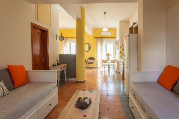På billedet ses objektet Evelia Apartment beliggende i byen Galatás.