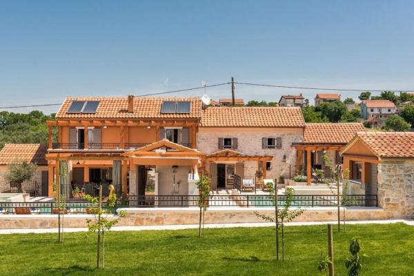 Στη φωτογραφία φαίνεται το αντικείμενο Villa Hirundo Rustica που βρίσκεται στην πόλη Sonković.
