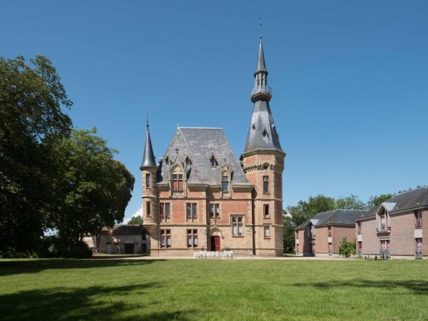 A la foto es mostra l'objecte Château de Petit Bois situat a la ciutat de Vieure.