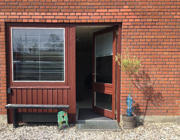 På billedet ses objektet Århus nord bed and breakfast beliggende i byen Hadsten.