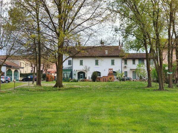 På billedet ses objektet B&B La Borasca - Rooms beliggende i byen Bertonico.