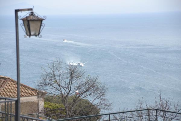 A la foto es mostra l'objecte Alexa & Ella House situat a la ciutat de Positano.