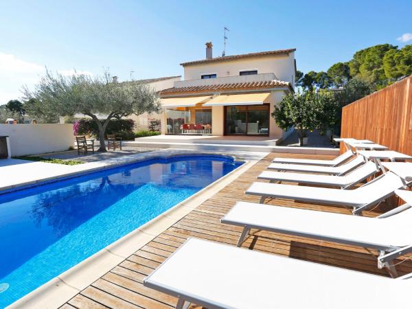 A la foto es mostra l'objecte Villa Perales by Interhome situat a la ciutat de L'Ampolla.