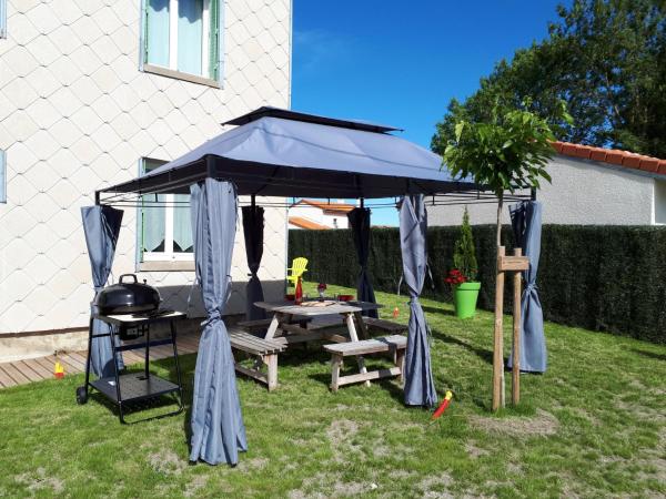På billedet ses objektet Holiday Home Maison Les Oies by Interhome beliggende i byen Saint-Pardoux.