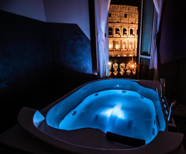 Foto 7: jacuzzi in front of the colosseum