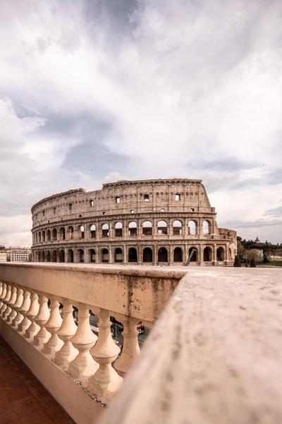 Foto 4: jacuzzi in front of the colosseum