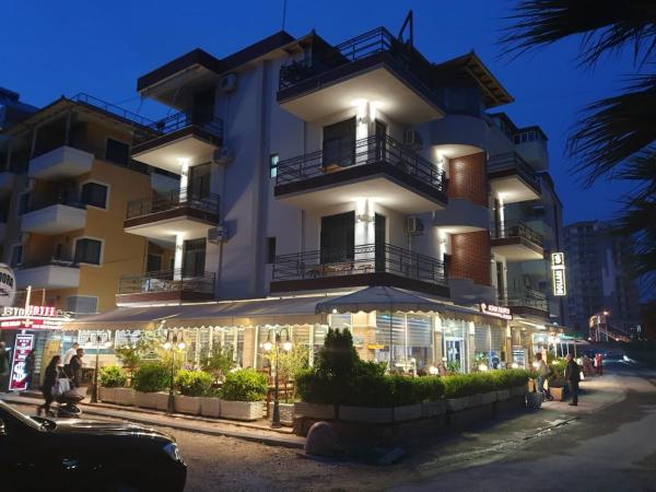 A la foto es mostra l'objecte Hotel Dollari situat a la ciutat de Durrës.