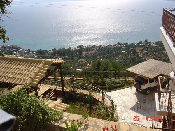 A la foto es mostra l'objecte Lunali Verga Kalamata situat a la ciutat de Kalamata.