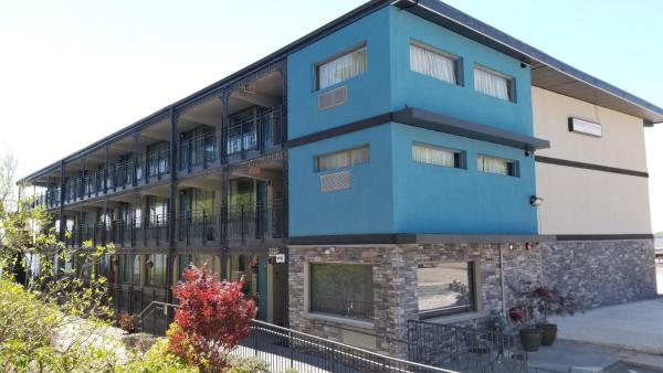 Na fotografii je vidět objekt Waterfront Inn PHL Airport nacházející se ve městě Prospect Park.