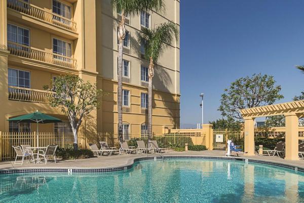 La Quinta Inn & Suites By Wyndham Ontario Airport - Rancho Cucamonga, CA