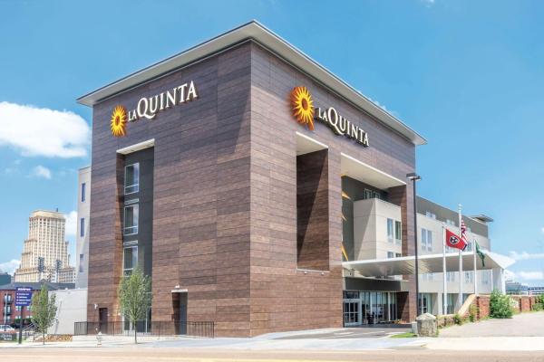 På billedet ses objektet La Quinta by Wyndham Memphis Downtown beliggende i byen Memphis.