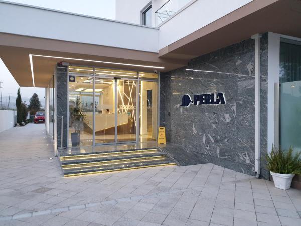 Na foto é possível ver o objeto Perla Luxury localizado na cidade de Ulcinj.