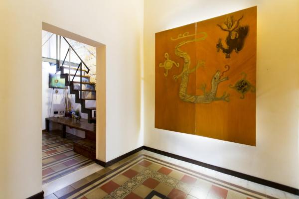 A la foto es mostra l'objecte Il Drago e la Fenice situat a la ciutat de Palerm.