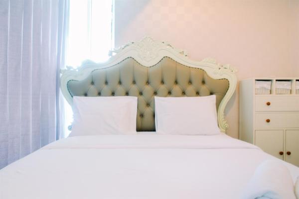Στη φωτογραφία φαίνεται το αντικείμενο Luxury Furnished 2BR Grand Kamala Lagoon Apartment By Travelio που βρίσκεται στην πόλη Pulosirih.