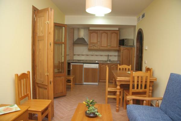 A la foto es mostra l'objecte Apartamentos Cañones de Guara y Formiga situat a la ciutat de Yaso.