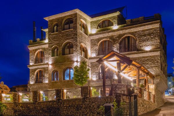 Na fotografii je vidět objekt Hotel Restaurant Emblema nacházející se ve městě Ibë.