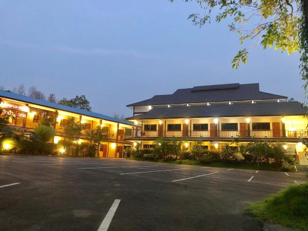 En la foto se muestra el objeto Hugpua Hotel ubicado en la ciudad de Ban Pang Sa.