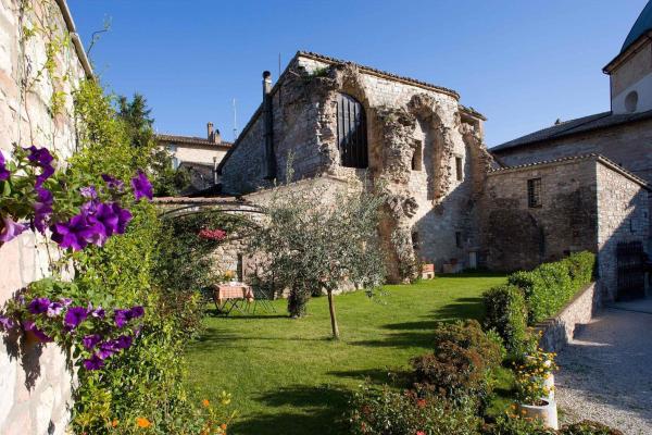 På billedet ses objektet Il Turrione beliggende i byen Assisi.