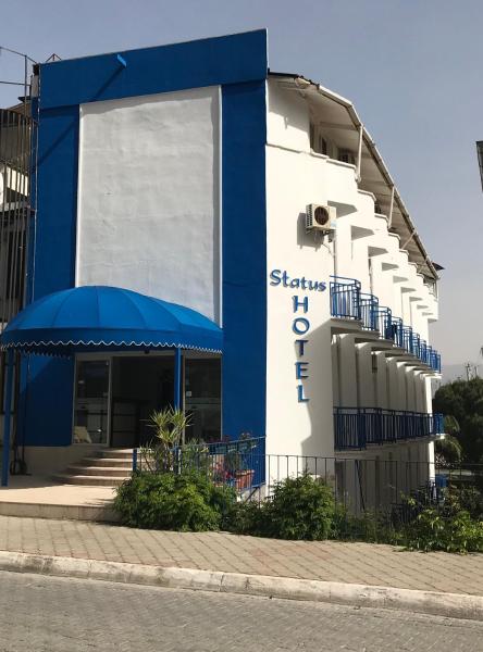 På billedet ses objektet Hotel Status beliggende i byen Fethiye.