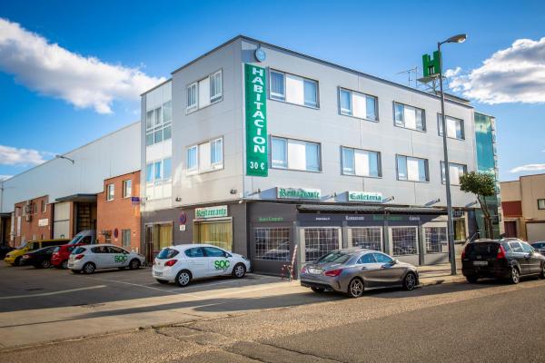A la foto es mostra l'objecte Hostal Campestre situat a la ciutat de La Cistérniga.