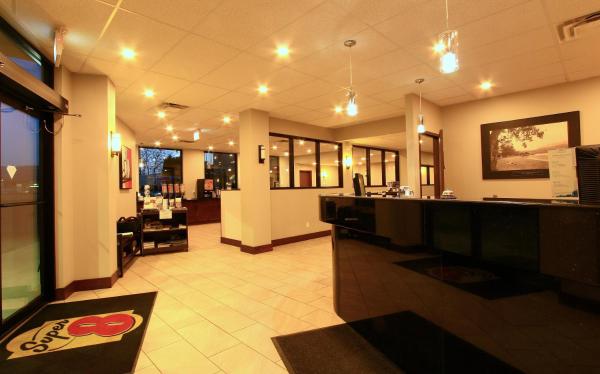 Foto 9: Super 8 by Wyndham Kelowna BC