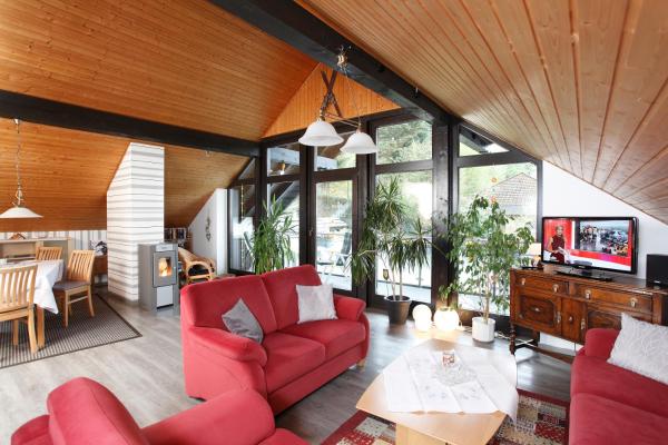 Nella foto è visibile l'oggetto Haus Sonnenhügel situato nella città di Winterberg.