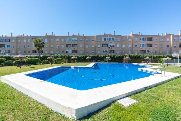 Na zdjęciu widoczny jest obiekt Sandy Playa Golf Málaga con Parking położony w mieście Malaga.