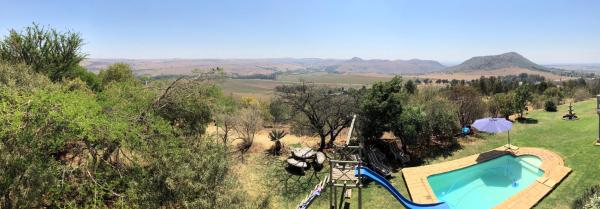 照片显示了位于Madeteleli市的Mount Nebo Hillside Reserve物件。