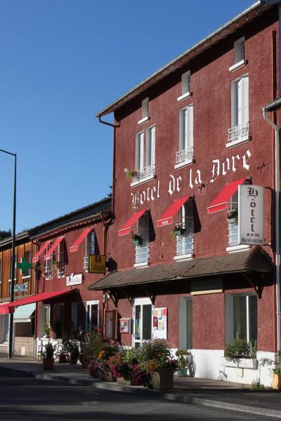 Nella foto è visibile l'oggetto Logis Hôtel Restaurant de la Dore situato nella città di Bertignat.
