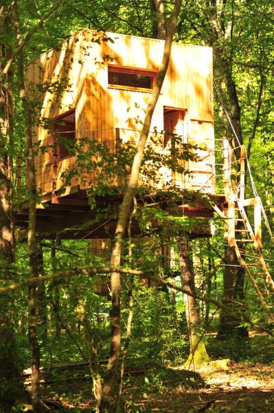 Nella foto è visibile l'oggetto Cabanes Espace Fouletot situato nella città di Oussières.