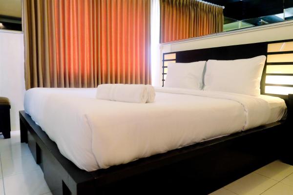Zdjęcie 1: 2BR with Study Room Apartment Seaview at Marina Ancol By Travelio