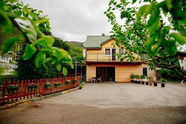 På billedet ses objektet Apartment Silence beliggende i byen Pišče.