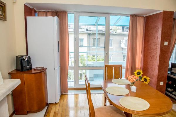 Spacious & Sunny Maisonette with Terrace near Centre by Flаt Manаger的照片6