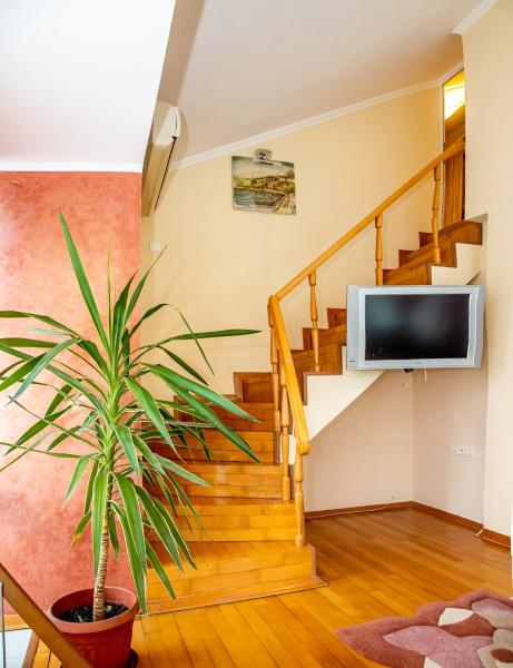 Spacious & Sunny Maisonette with Terrace near Centre by Flаt Manаger的照片2