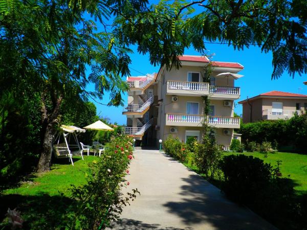 A la foto es mostra l'objecte Alexia Apartments & Studios situat a la ciutat de Kremasti.