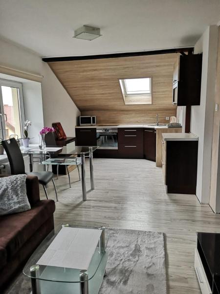 Na zdjęciu widoczny jest obiekt Malinowa 36 Apartamenty położony w mieście Powałki.