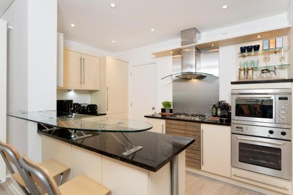 Foto 4: Huge & Central 3 Bedr, 4 Beds, 2,5 Bath Covent Gdn