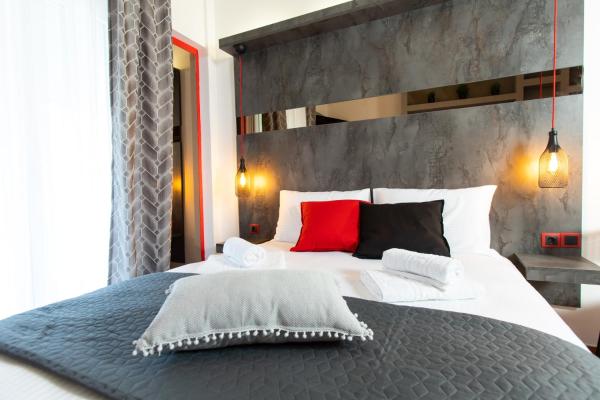 Downtown Luxury Boutique Suites : The Red Suite - Saloniki