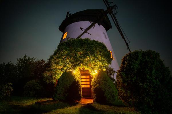 Na fotografii je vidět objekt Windmill vacation home in Ledzin near Baltic Sea nacházející se ve městě Karnice.