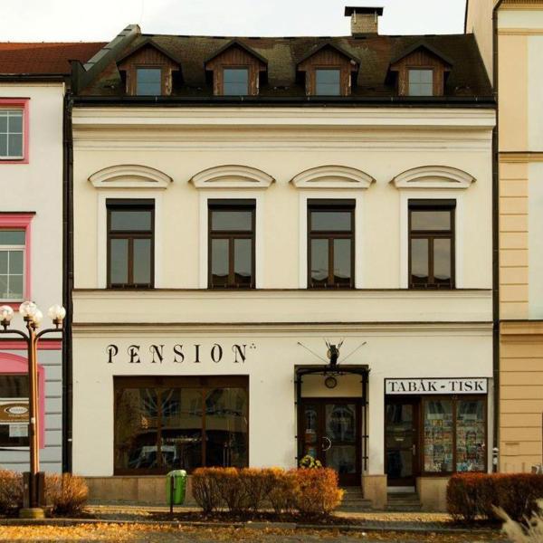 Na zdjęciu widoczny jest obiekt Pension na Starém náměstí położony w mieście Solnice.