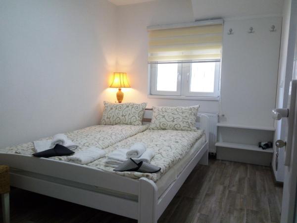 På billedet ses objektet Apartments&Rooms Mido beliggende i byen Visoko.