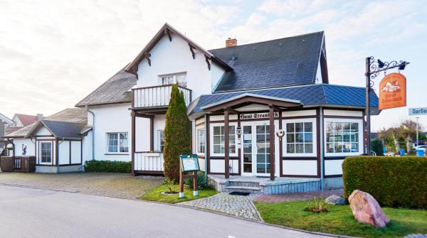 Nella foto è visibile l'oggetto Haus Strandeck situato nella città di Zingst.