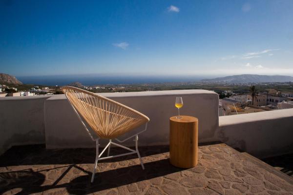Sweet Nectar Villa At Pyrgos With Heated Jacuzzi - Santorini
