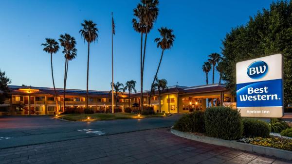 Na fotografii je vidět objekt Best Western Apricot Inn nacházející se ve městě Chaney Ranch.