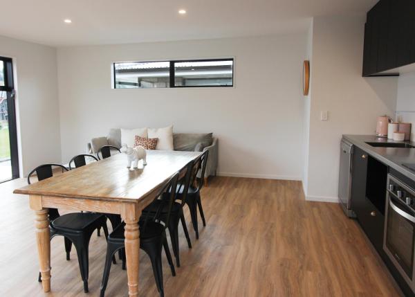 Billede 1: 3 - Sunny Brand New house