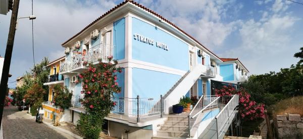 På billedet ses objektet Stratos Hotel beliggende i byen Pythagoreio.