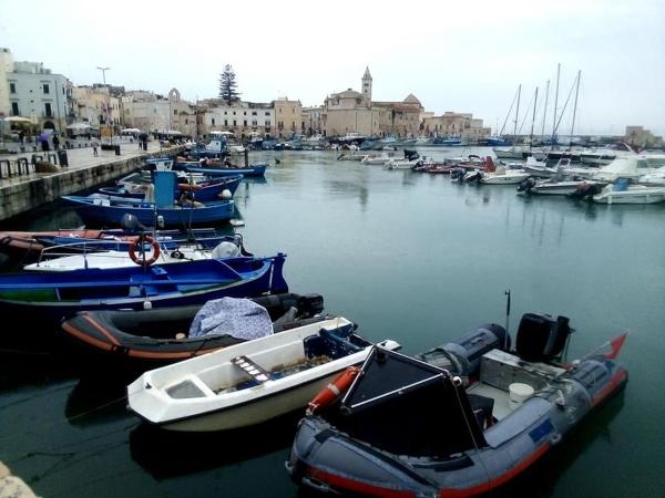 A la foto es mostra l'objecte Casa Gisella situat a la ciutat de Trani.