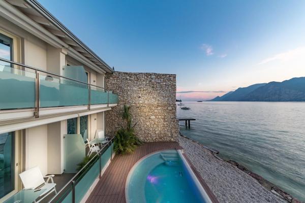 En la foto se muestra el objeto Hotel Vega ubicado en la ciudad de Malcesine.
